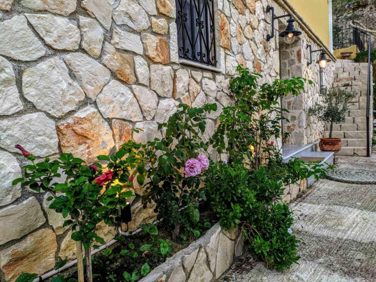Meltemaki Apartment Mouzákion Екстериор снимка